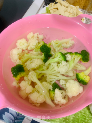 辣椒炒双花的做法步骤：2
