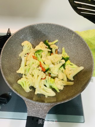 辣椒炒双花的做法步骤：6