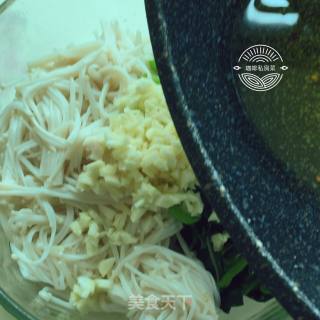 凉拌金针菇菠菜的做法步骤：10
