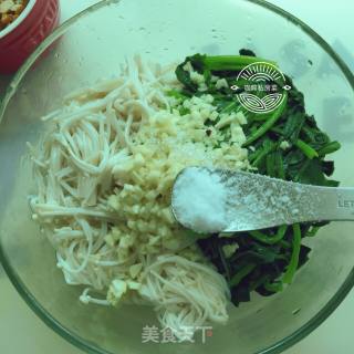 凉拌金针菇菠菜的做法步骤：12