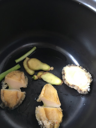 薏米淮山炖鹌鹑的做法步骤：7