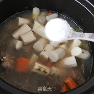 薏米淮山炖鹌鹑的做法步骤：17