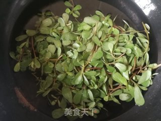 马齿苋滑炒鸡蛋的做法步骤：2
