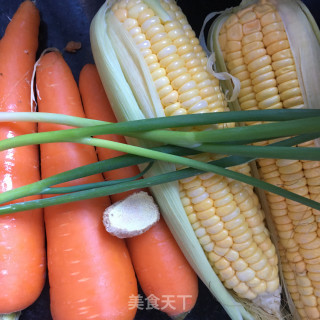 陶罐排骨玉米汤的做法步骤：2