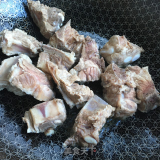 陶罐排骨玉米汤的做法步骤：5