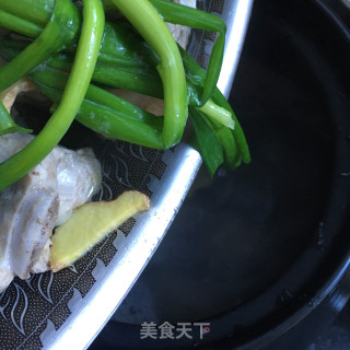 陶罐排骨玉米汤的做法步骤：7