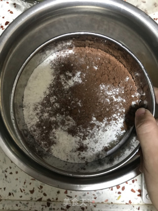 巧克力蓝莓蛋糕的做法步骤：11