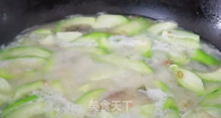 皮蛋丝瓜汤的做法步骤：5