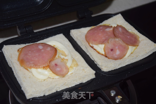 教你3分钟做出美味三明治，早餐既干净又卫生，适合孩子更适合你的做法步骤：3