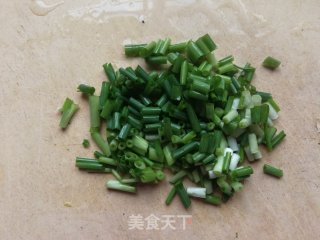 香葱滑炒鸡蛋的做法步骤：2