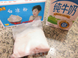 牛奶凉粉的做法步骤：1