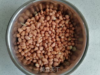 油炸花生的做法步骤：1
