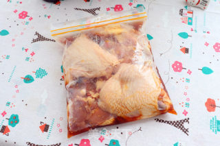 照烧鸡腿的做法步骤：1