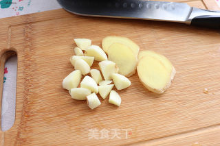 照烧鸡腿的做法步骤：2