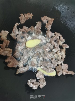 西红柿烧牛腩的做法步骤：7