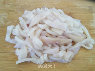 鱿鱼炒黄瓜的做法步骤：2
