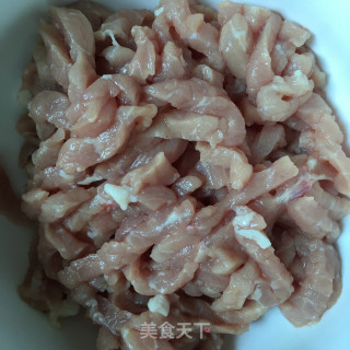 孜然青椒炒肉丝的做法步骤：3