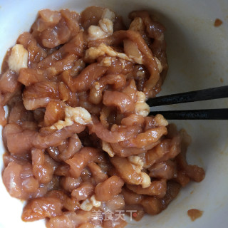 孜然青椒炒肉丝的做法步骤：4