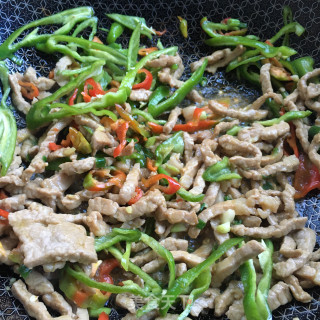 孜然青椒炒肉丝的做法步骤：10