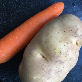 凉抖土豆丝的做法步骤：1