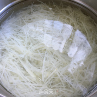 凉抖土豆丝的做法步骤：5