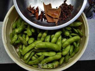 煮毛豆的做法步骤：1