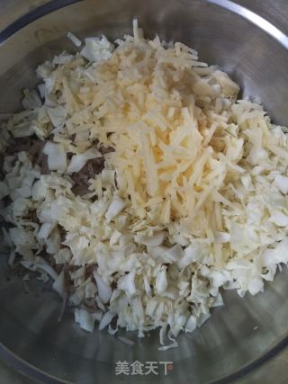 包菜土豆丝粉丝发面烙饼的做法步骤：1