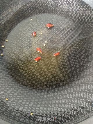 包菜土豆丝粉丝发面烙饼的做法步骤：2