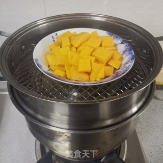 姜汁玫瑰红糖南瓜圆子的做法步骤：2