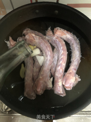 麻辣鸭脖的做法步骤：5