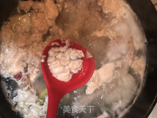 麻辣鸭脖的做法步骤：6