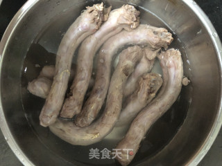 麻辣鸭脖的做法步骤：7
