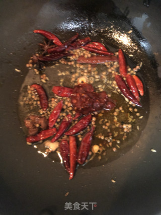 麻辣鸭脖的做法步骤：11