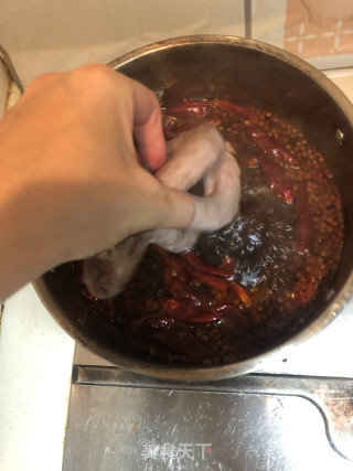 麻辣鸭脖的做法步骤：21