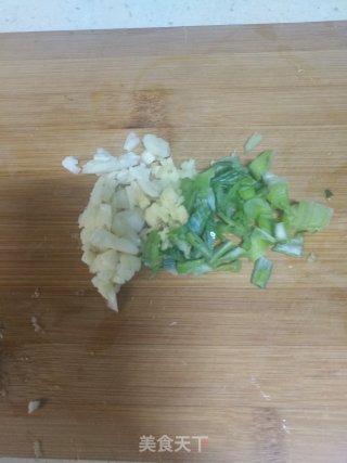 香菇牛肉酱的做法步骤：3