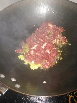 香菇牛肉酱的做法步骤：6