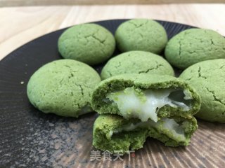 超级有料的抹茶夹心麻薯曲奇，软软糯糯超好吃的点心，刚刚烤好的麻薯曲奇趁热最好吃哦！的做法步骤：15