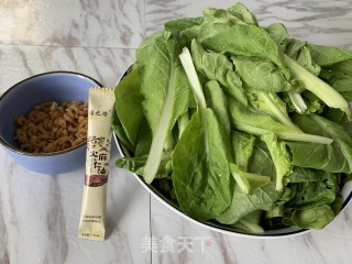 火麻油虾仁嫩白菜的做法步骤：1