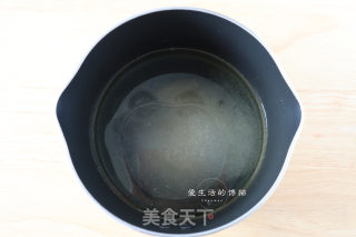 老婆饼的做法步骤：1