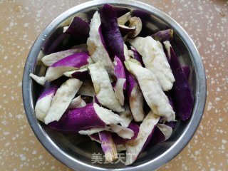 肉末茄子煲的做法步骤：1