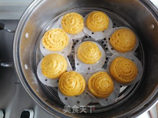南瓜花卷的做法步骤：8
