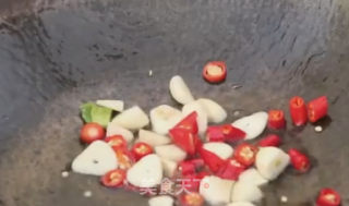 蛋香韭菜炒豆腐的做法步骤：5
