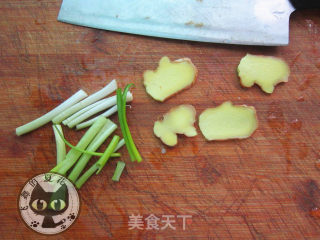 葱油鸡的做法步骤：2