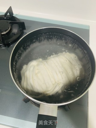 坡式板面的做法步骤：1