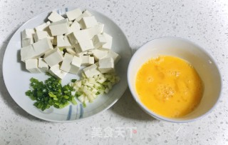 蛋抱豆腐的做法步骤：2