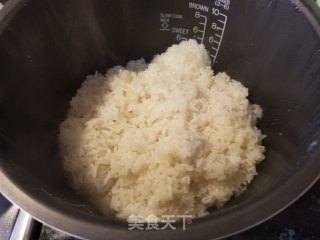 大肉蟹蒸糯米饭的做法步骤：1