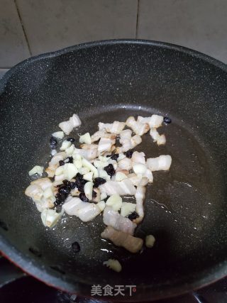 五花肉炒珍珠苦瓜的做法步骤：4