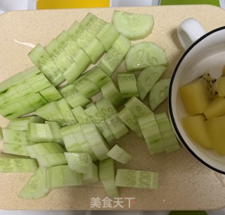 黄瓜蜂蜜饮的做法步骤：2