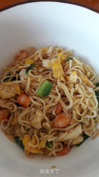 虾仁蛋炒面的做法步骤：13