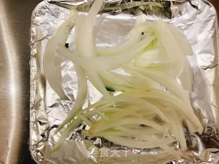 孜然洋葱牛肉的做法步骤：1